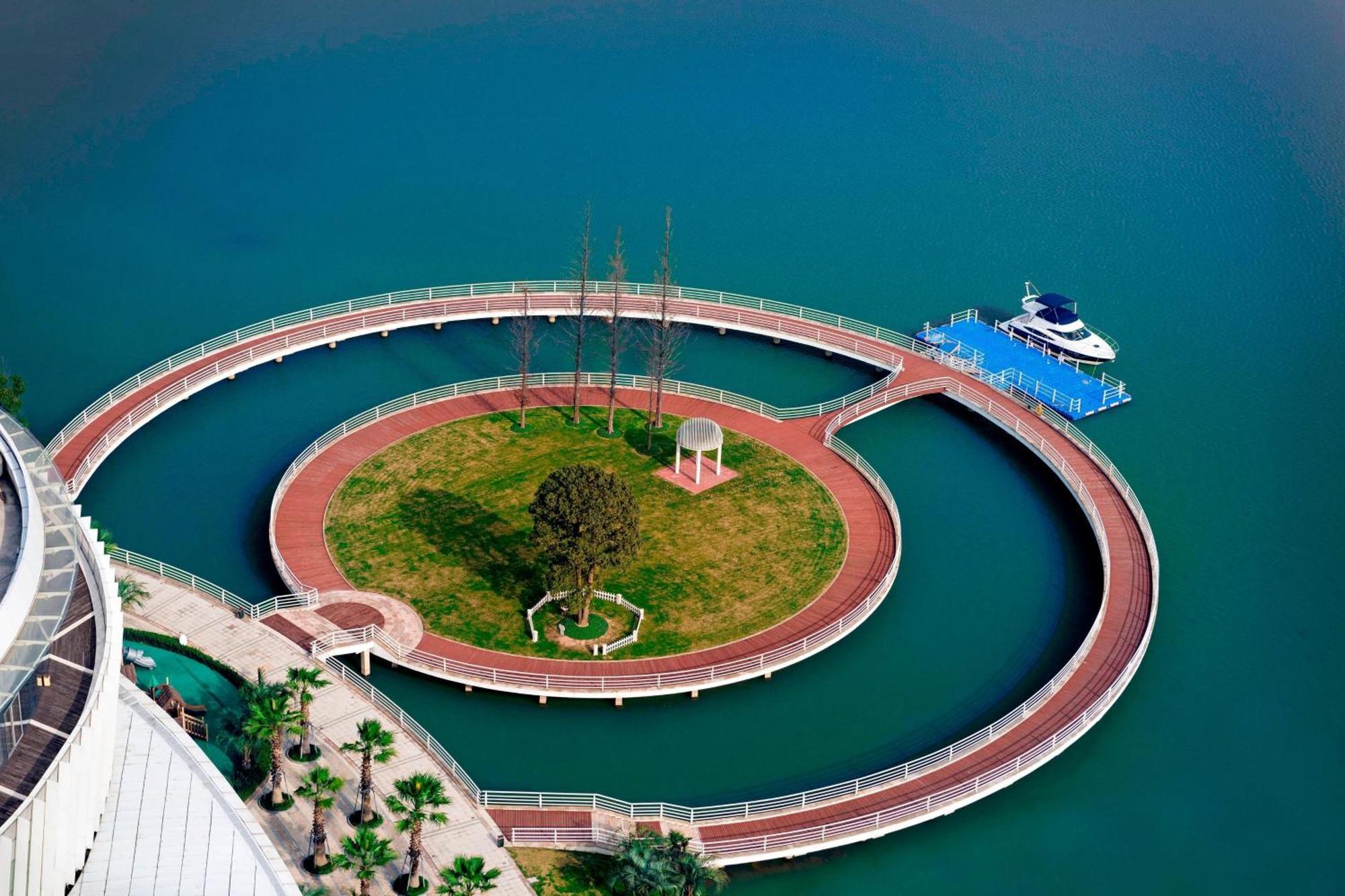 Sheraton Huzhou Taihu Lake Hot Spring Resort & Spa Exteriör bild