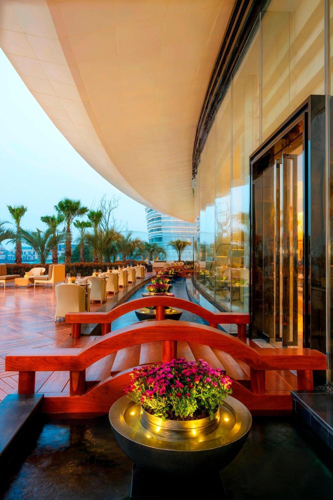 Sheraton Huzhou Taihu Lake Hot Spring Resort & Spa Exteriör bild