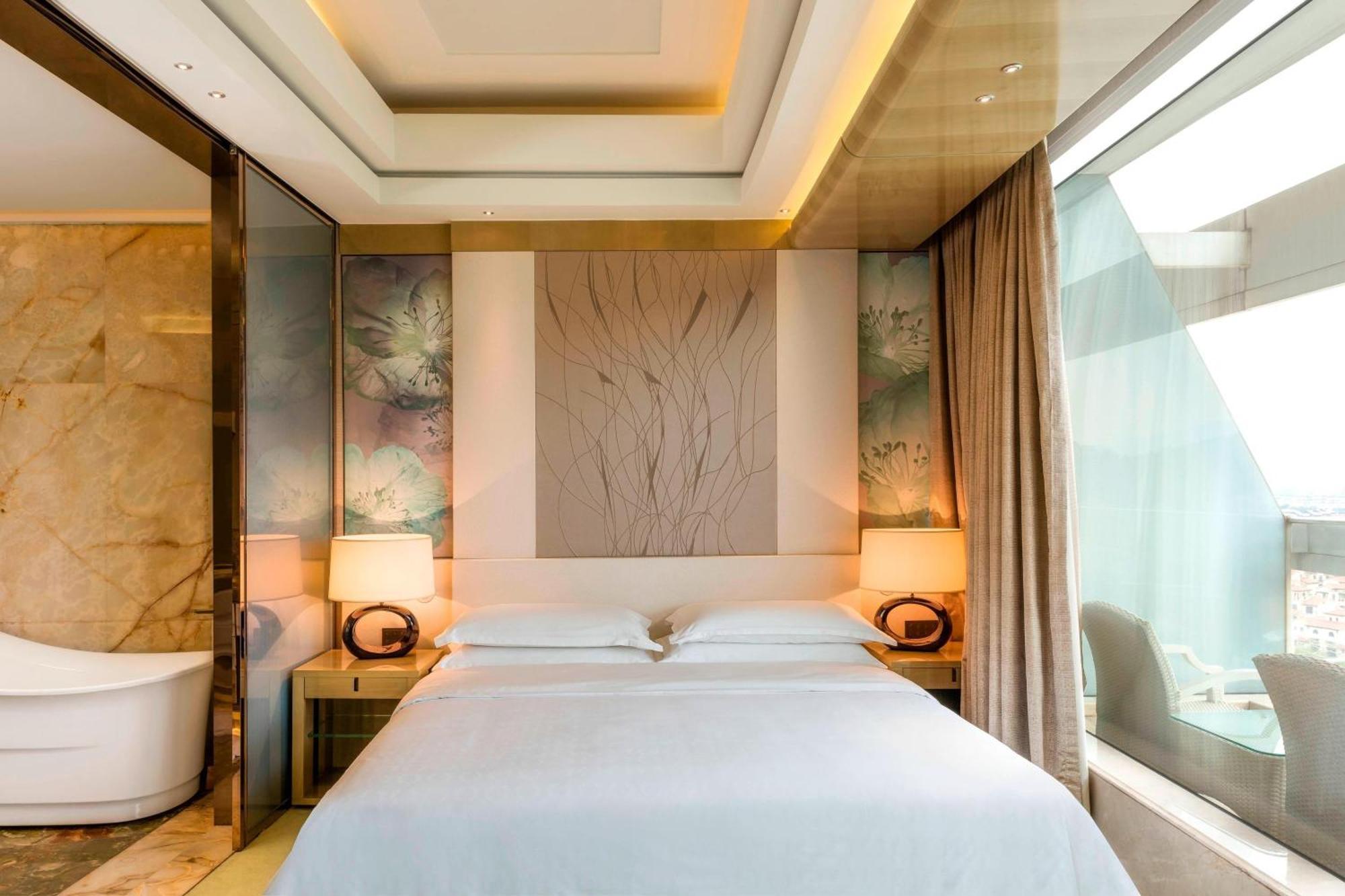 Sheraton Huzhou Taihu Lake Hot Spring Resort & Spa Exteriör bild